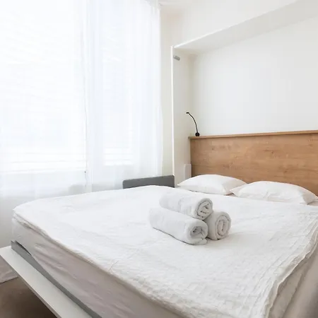 Mozart, Free Onsite Parking, Air Conditioning, 1gbs Wifi Апартаменты Прага