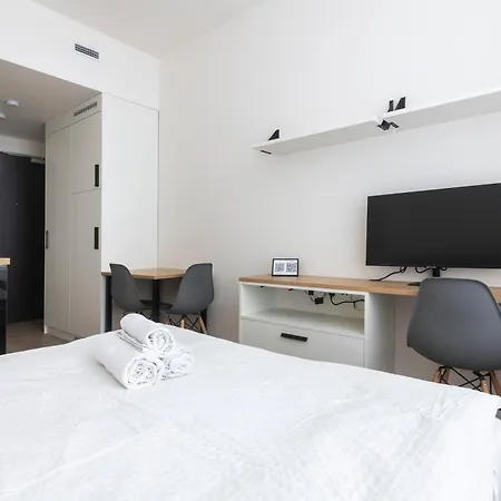 Mozart, Free Onsite Parking, Air Conditioning, 1gbs Wifi * Прага