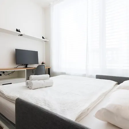 Mozart, Free Onsite Parking, Air Conditioning, 1gbs Wifi * Prague