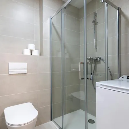 Mozart, Free Onsite Parking, Air Conditioning, 1gbs Wifi Appartement *