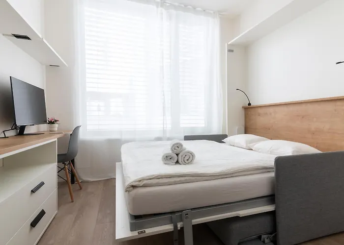 Apartman Mozart, Free Onsite Parking, Air Conditioning, 1gbs Wifi