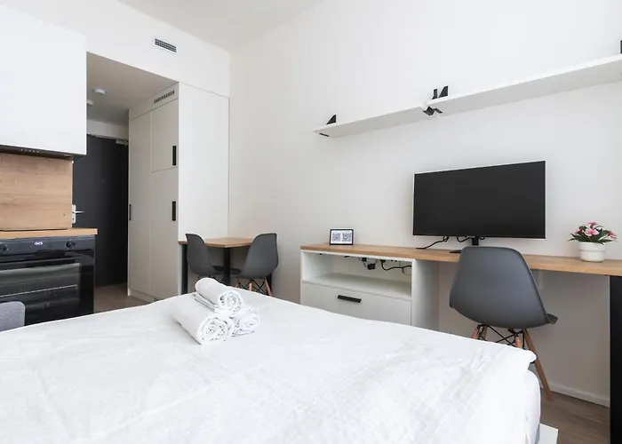 Mozart, Free Onsite Parking, Air Conditioning, 1gbs Wifi * Prága